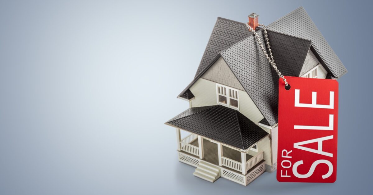 How much does it cost to hire a tax attorney? When to hire a tax attorney? Click here to learn everything you need to know.