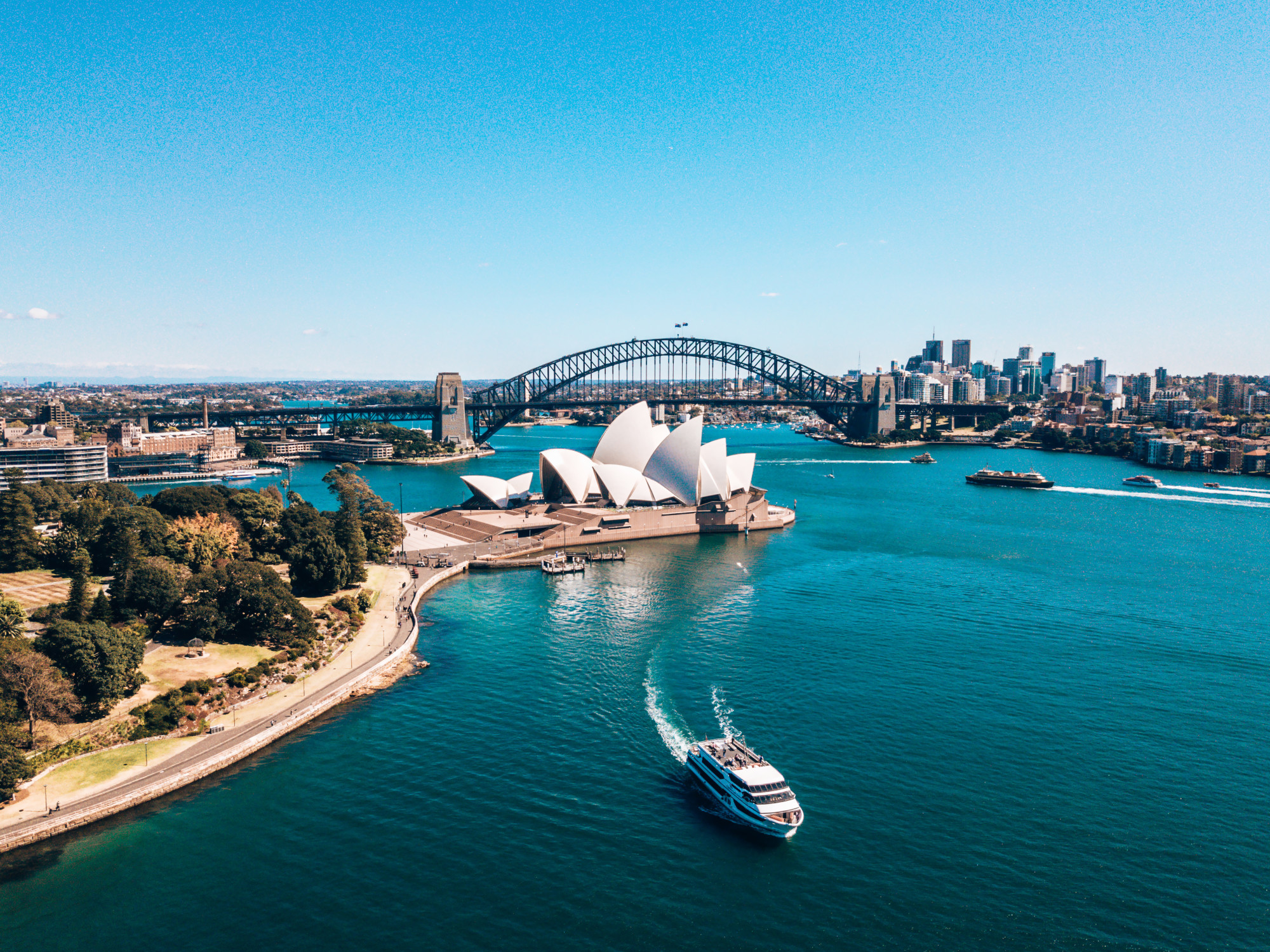 Living in Australia: The Pros, Cons, and Everything in Between