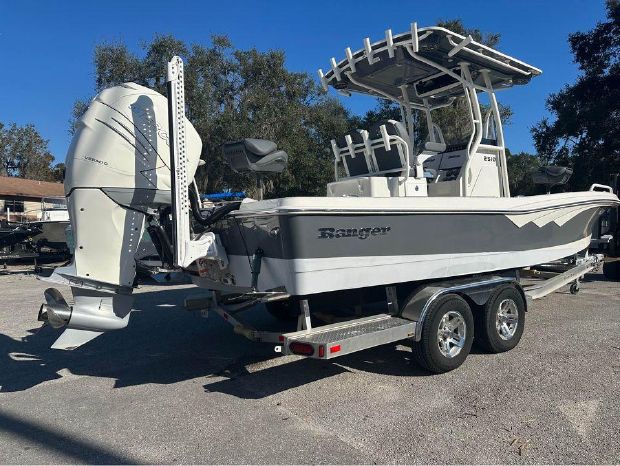 The Cost of Owning a Deck Boat – What You Need to Know