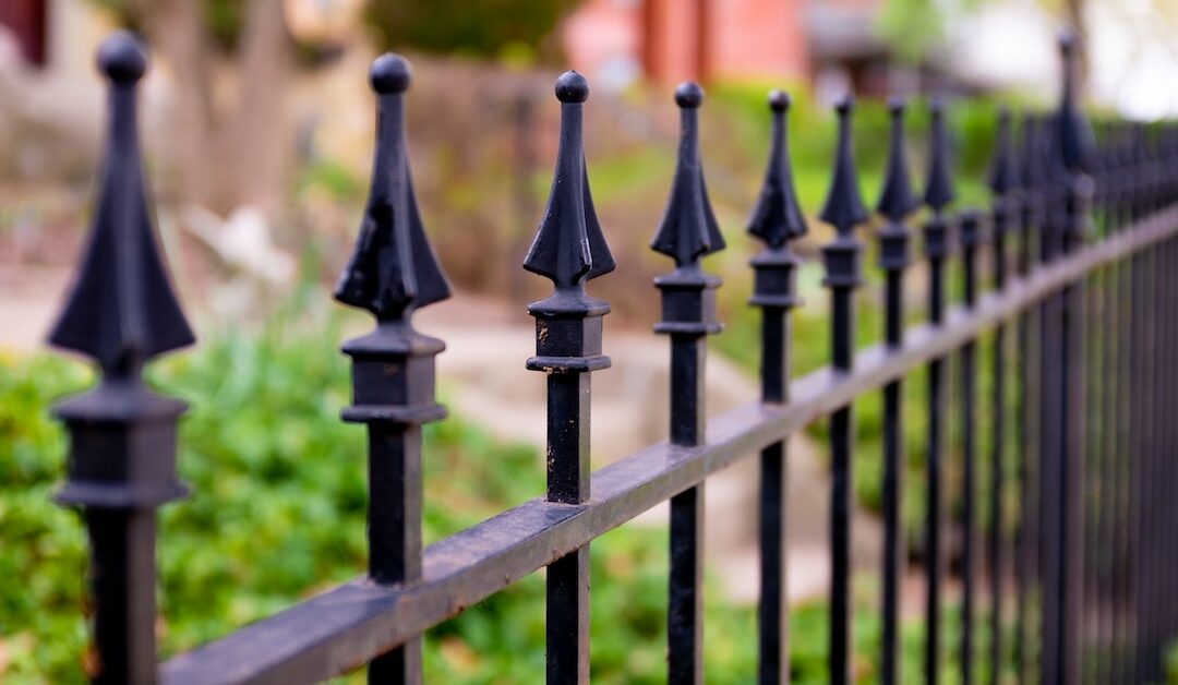 The Benefits of Having a Fencing Contractor Install Your Fence