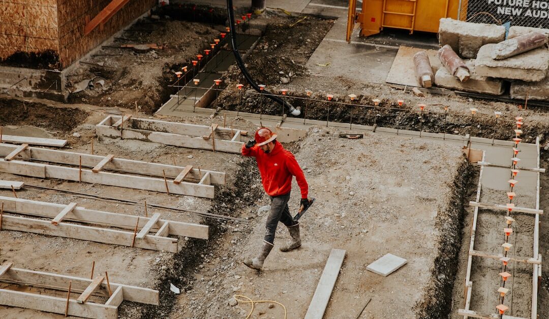 3 Useful Tips for Hiring Outdoor Contractors