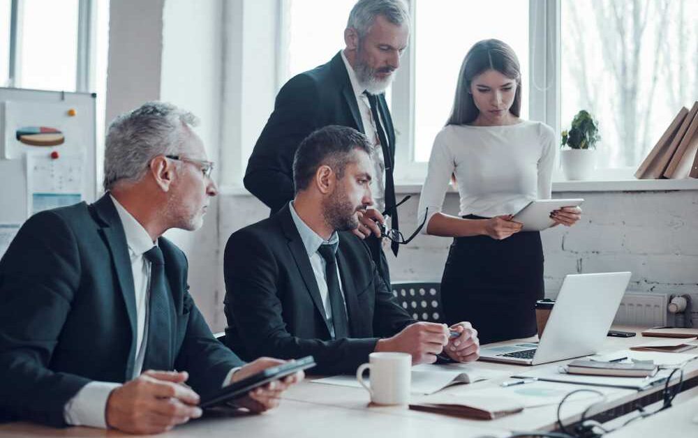 Navigating the Complexity of Leadership Transitions in Modern Organizations