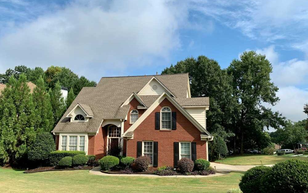 Essential Maintenance Tips for Long-Lasting Roofs