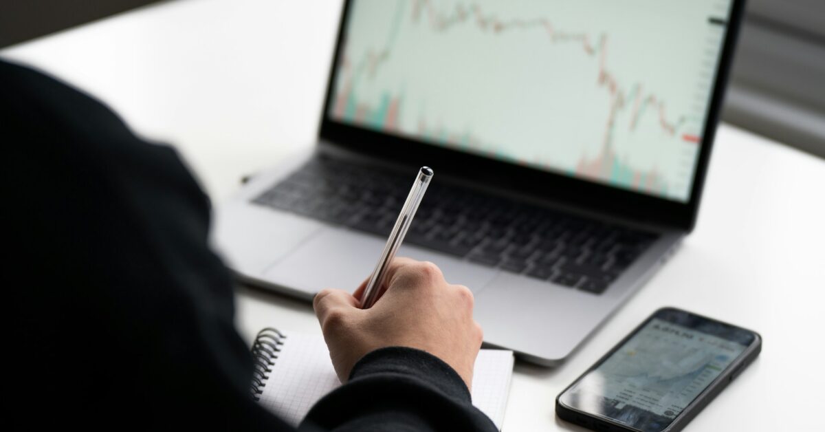 How To Become A Crypto Broker: Complete Guide